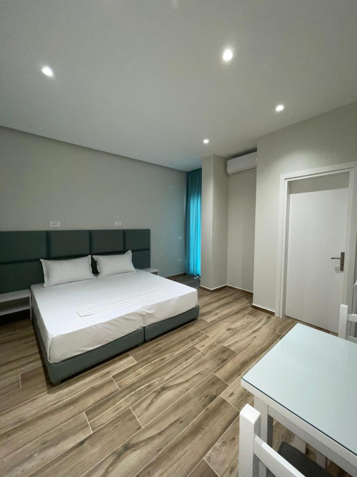 Hotel Rai Sarandë Exterior foto